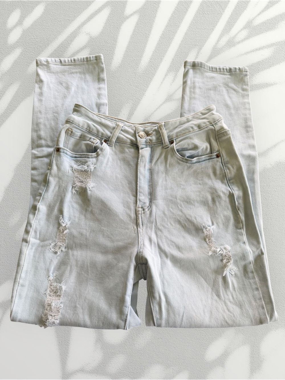 Distressed Light Wash High Waisted Jeans - Y2K Style